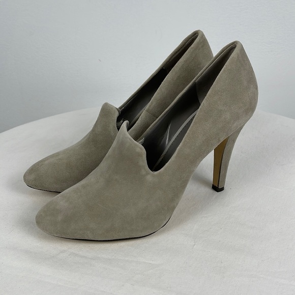 ⭐️3/$50⭐️ Banana Republic Grey Suede Loafer Pump High Heel.